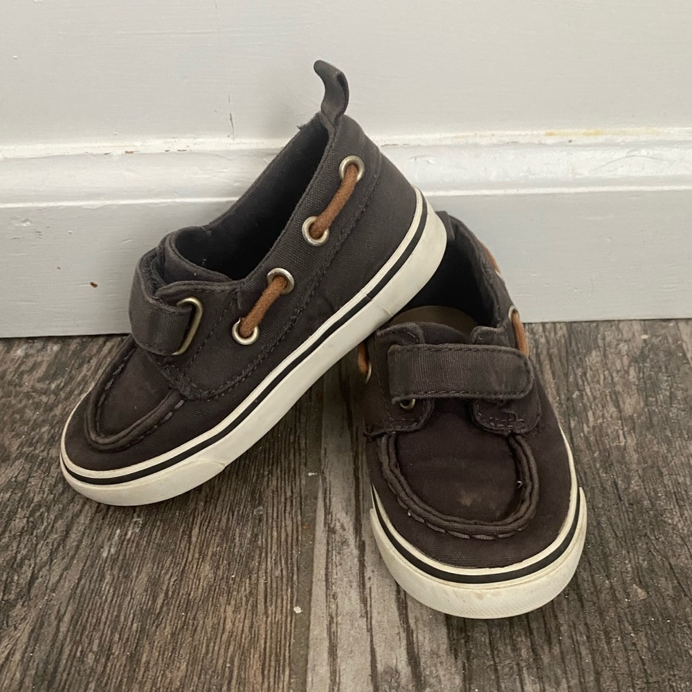 Toddler boys boat shoes